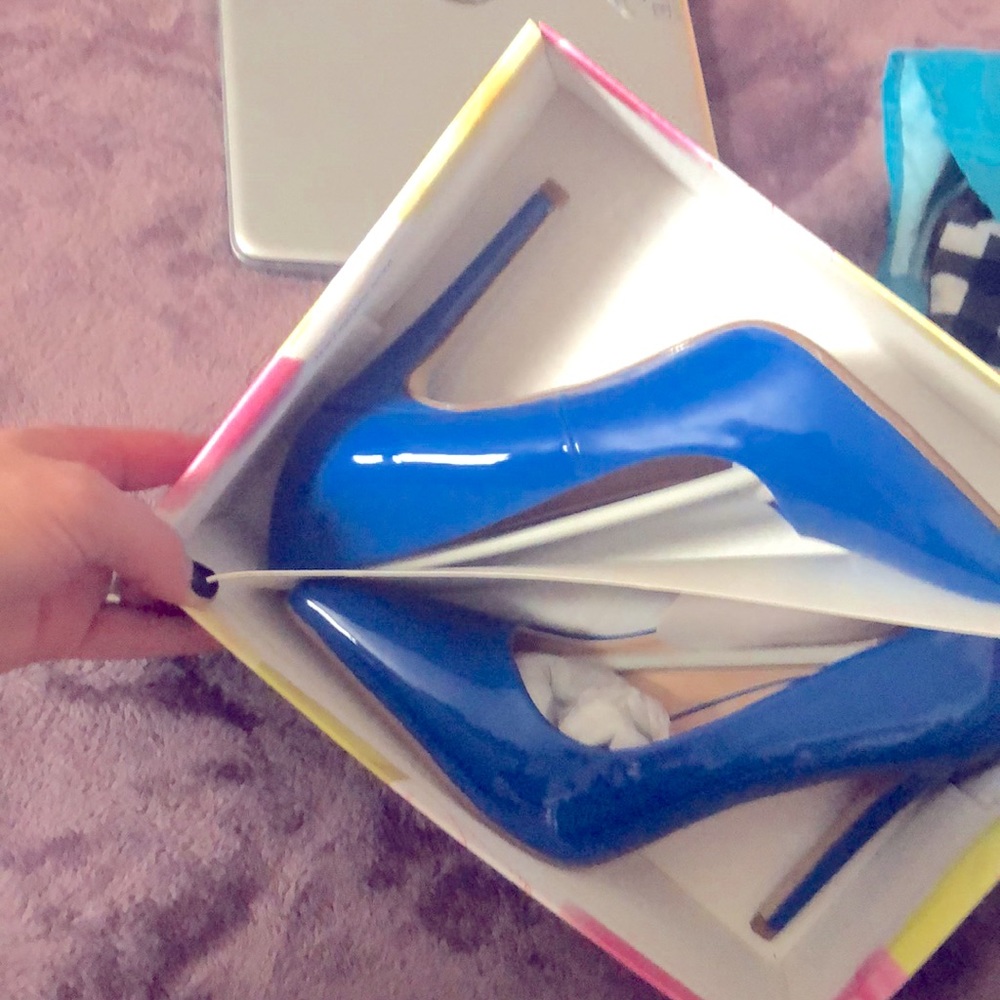 Delicious Blue Patent Pump